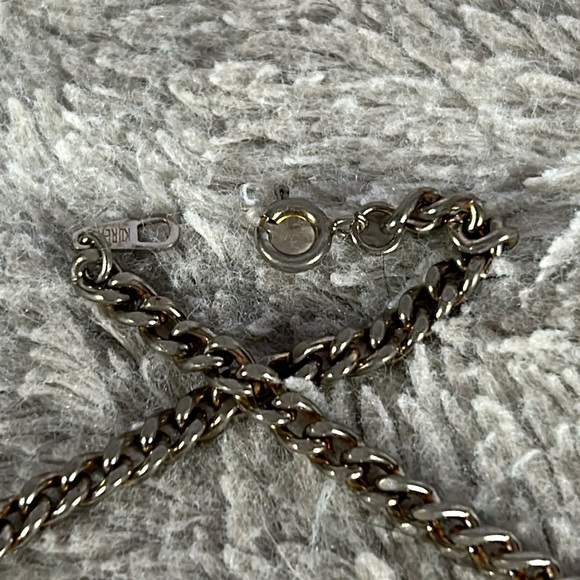 Silver colored 18 inch necklace with skull head - Picture 7 of 7